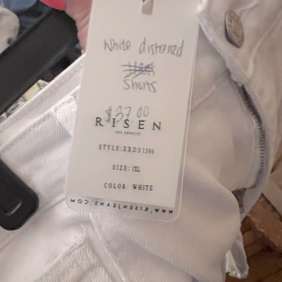 NWT Risen  White Jean Shorts Size 1X - Picture 4 of 4